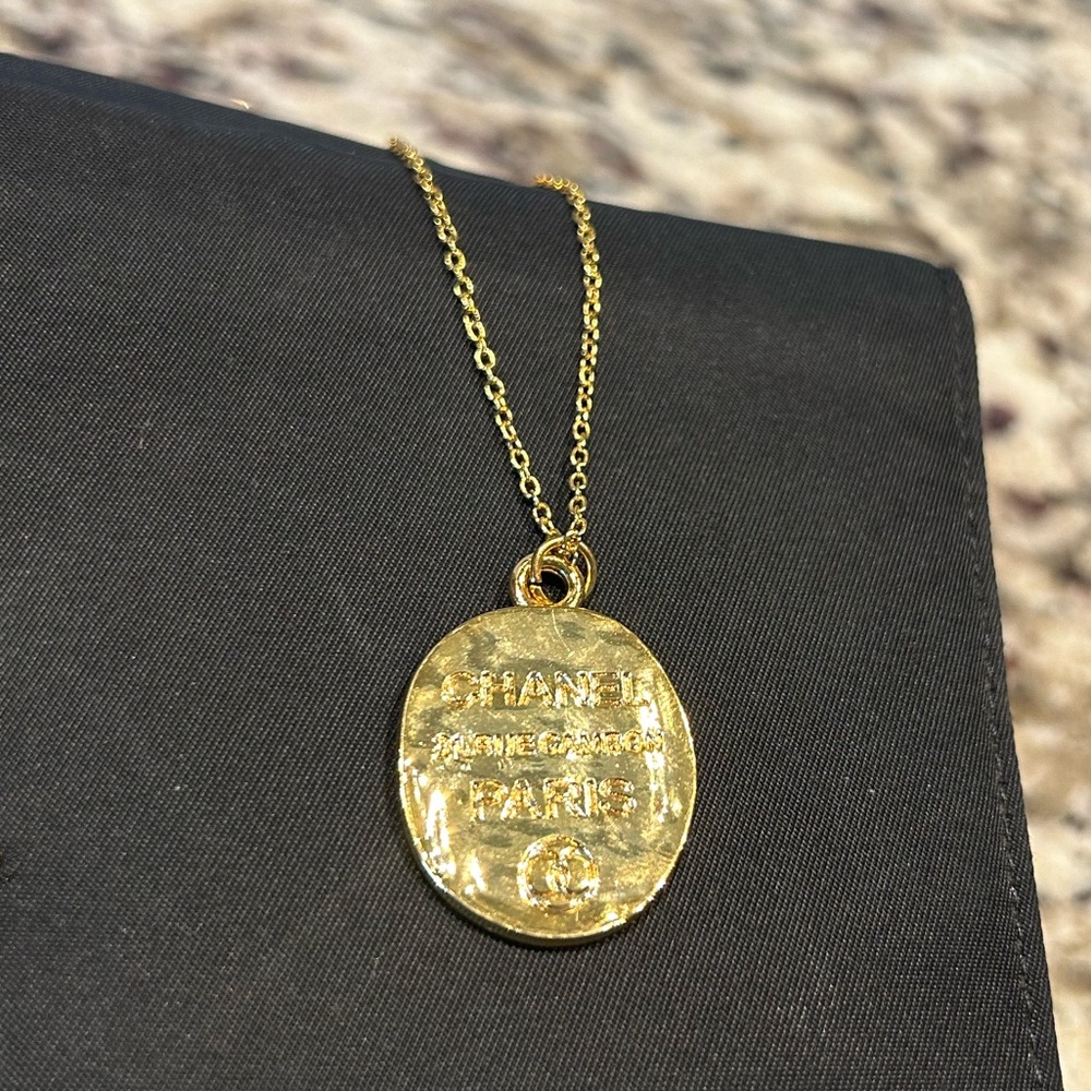 Gold Pendant Necklace - Picture 2 of 2